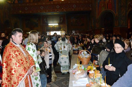 Slujiri arhiereşti la Arad şi Timişoara Poza 75213