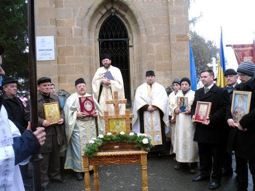 Procesiune la Răşinari, de sărbătoarea Sfântului Andrei Şaguna Poza 75186