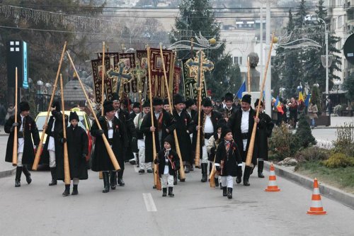 Manifestări militare şi religioase la Câmpulung Moldovenesc Poza 75152