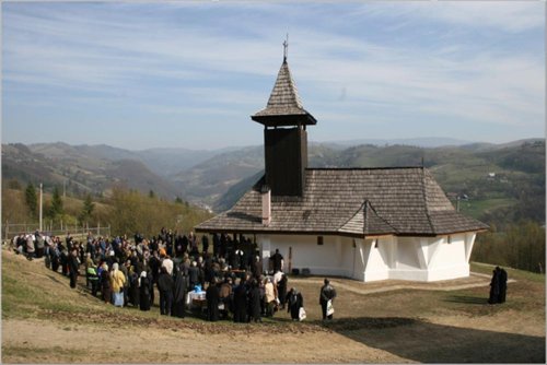 Liturghie arhierească la Mănăstirea Valea Bistrei Poza 75127