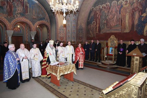 Părintele Constantin Voicu, aniversat la 85 de ani Poza 75100