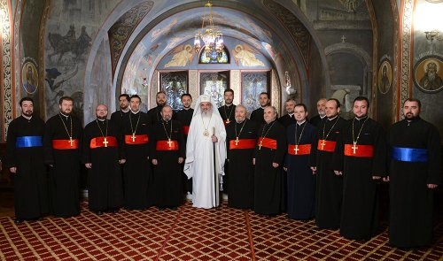 Patriarhul României a hirotesit 18 preoţi Poza 75041