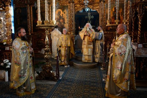 Slujbă arhierească la Biserica Bărboi din Iaşi Poza 74894