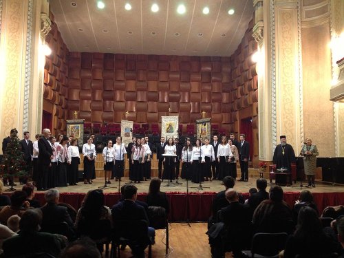 Concert de colinde al coralelor Facultăţii de Teologie din Arad Poza 74832