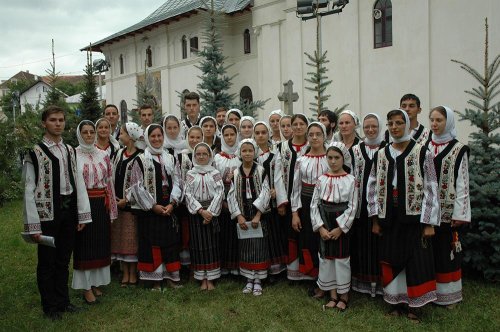 Tradiţie şi misiune în Parohia „Sfântul Ioan Botezătorul“ din Botoşani Poza 74502