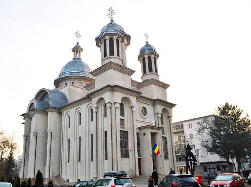 Întâlnirea elevilor cu modele de viaţă, la Biserica „Naşterea Domnului“ din Cluj-Napoca Poza 74190