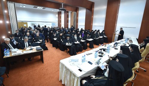 Adunarea Naţională Bisericească a evaluat bogata activitate a Bisericii Ortodoxe Române din anul 2014 şi a aprobat proiectele pentru anul 2015 Poza 74068