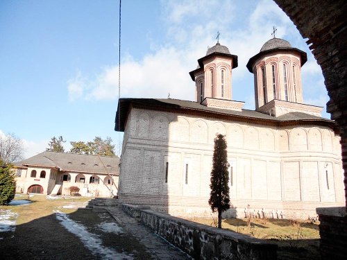 La Mănăstirea Brebu, trăind adâncul tăcerii Poza 73980