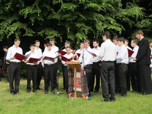 „Românirea“ cântărilor bisericeşti în Transilvania Poza 73923