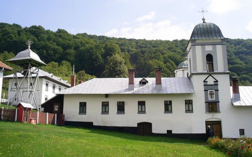 Cuviosul Porfirie Bucurescu, stareţul Mănăstirii Frăsinei Poza 73877