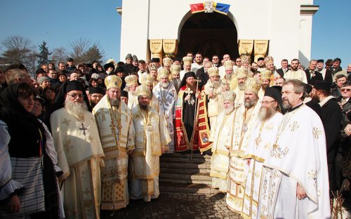 Moment de sărbătoare în „Eparhia munţilor“ Poza 73880