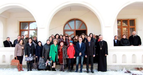 Părinţii din Dâmboviţa şi Argeş susţin ora de religie Poza 73858