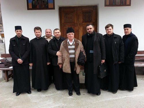 Cercul pastoral-misionar „Valea Lotrului“ s-a întrunit în Parohia Sălişte Poza 73736