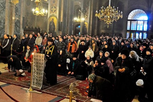 Program liturgic special la Catedrala Mitropolitană din Iaşi Poza 73673