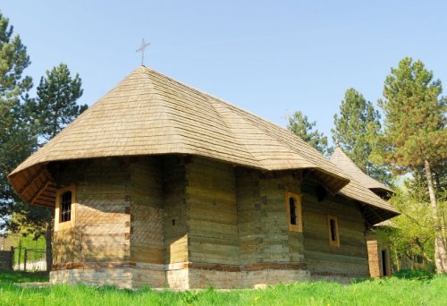 Sfintele slujbe, reluate în biserica Muzeului Satului Bucovinean Poza 72913