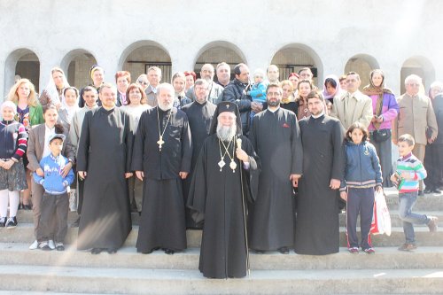 Liturghii arhiereşti în Craiova şi Orşova Poza 72680