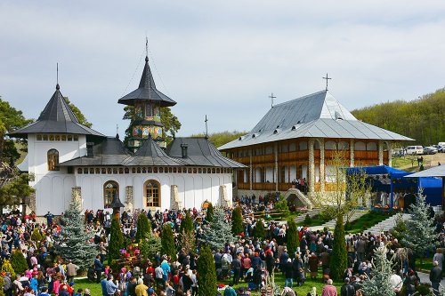 Hram la Mănăstirea Bujoreni din judeţul Vaslui Poza 72625