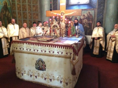 Zi de sărbătoare la Biserica „Sfântul Gheorghe“ din Roman Poza 72497