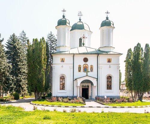 Evenimente duhovniceşti la Râmnicu Vâlcea Poza 72459