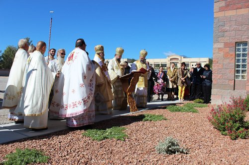 Sfinţirea bisericii româneşti din Las Vegas Poza 72443