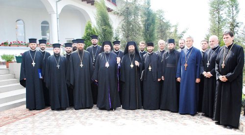 Şedinţă comună a două episcopii la Oradea Poza 72384