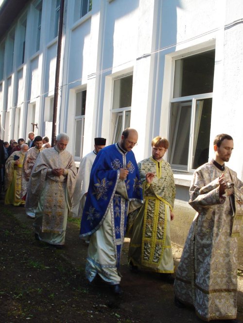 Sfântă Liturghie pentru bolnavii de la Poiana Mare Poza 72277