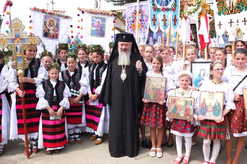 Sfinţirea Capelei „Sfântul Gheorghe“ din Sighetul Marmaţiei Poza 72204