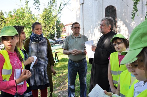 Voluntariat din drag de natură la Biserica „Sfântul Elefterie“-Vechi Poza 71890