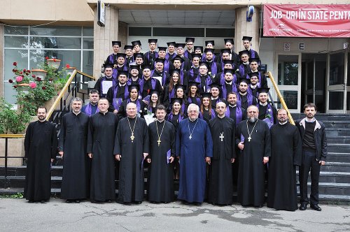 Curs festiv la Facultatea de Teologie Ortodoxă orădeană Poza 71860