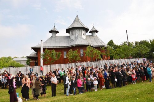 Poartă către cer în Parohia Poiana Poza 71854