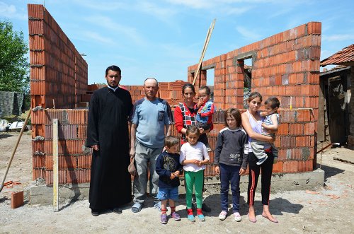 Casă nouă pentru o familie nevoiaşă din Bencecu de Sus Poza 71820