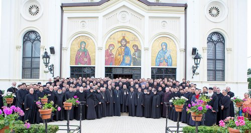 Conferinţă pastoral-misionară pentru clericii din Prahova Poza 71819