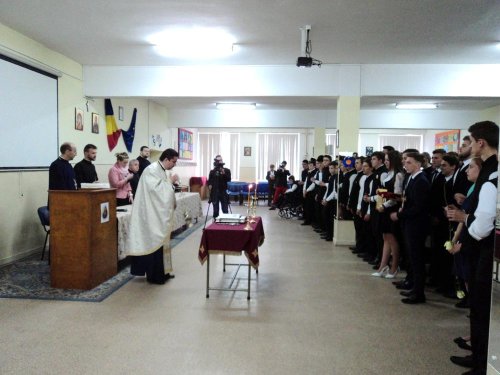 Festivitate de absolvire la Liceul Ortodox din Oradea Poza 71755