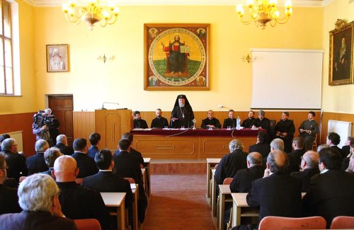 Preoţii din judeţul Sibiu, în conferinţă Poza 71622