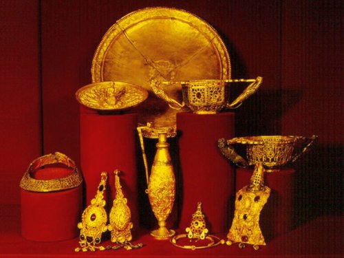 „Aurul şi argintul antic al României” în Alba Iulia Poza 71587