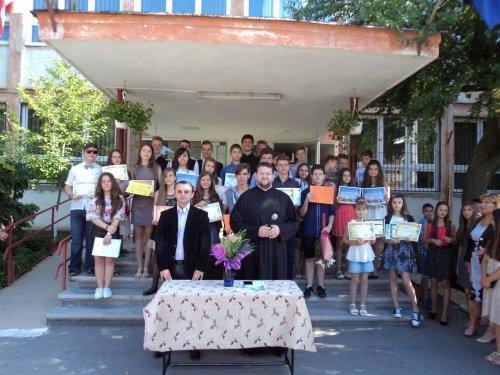 Sfârşit de an şcolar la Liceul Ortodox din Oradea Poza 71278