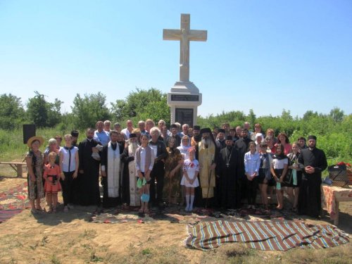 Cruce-monument în memoria deportaţilor din Drepcăuţi Poza 70946