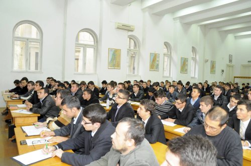 Înscrieri la Facultatea de Teologie din Bucureşti Poza 70903