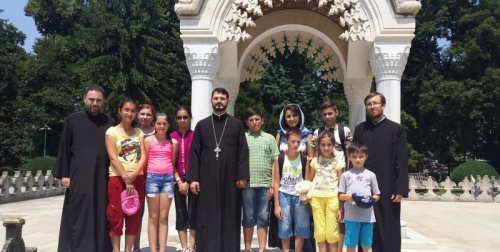 Tabere şi ateliere de creaţie în Arhiepiscopia Argeşului şi Muscelului Poza 70872