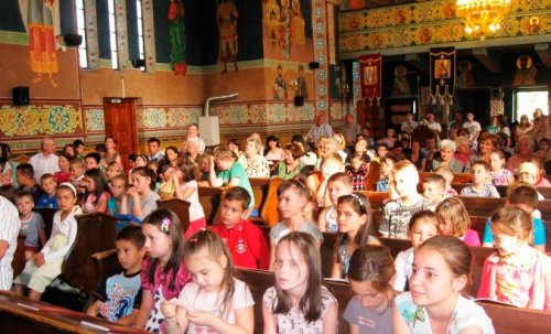 Şcoală de vară în parohia clujeană „Buna Vestire“ Poza 70810