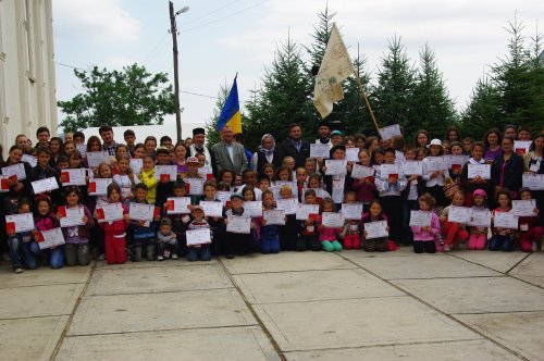 Bucurie, joc şi rugăciune în tabăra de la Parohia Urecheni Poza 70781