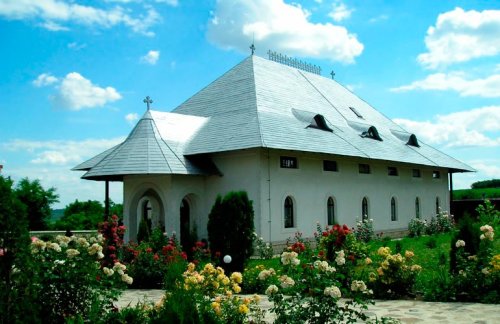 Casa monahală „Sfânta Lucia“, ctitoria armonioasă de la Eşanca Poza 70784