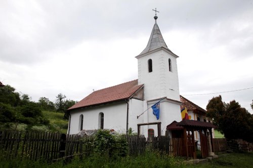 Spiritualitate şi tradiţii în Poieniţa, satul cu 17 locuitori Poza 70785