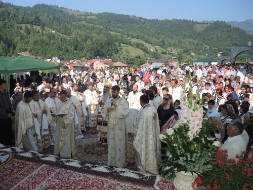 „Îl cinstim pe Sfântul Proroc Ilie prin faptul că avem rugăciunea în viaţa noastră“ Poza 70672