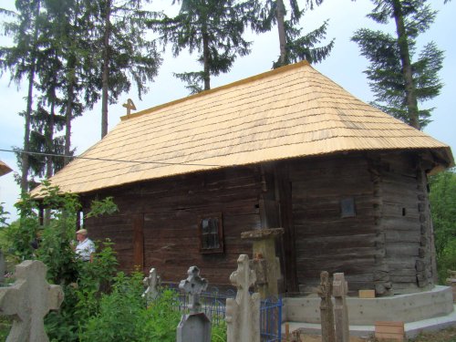 Un monument eclesial simplu și armonios la Rugetu Poza 70618