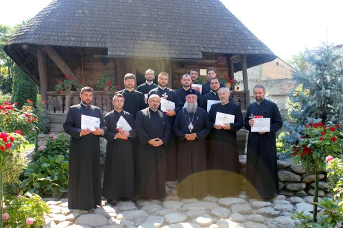 Noi duhovnici în Arhiepiscopia Craiovei Poza 70574