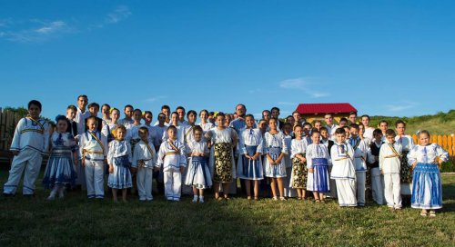 Festivalul Românilor de Pretutindeni la Covăsânţ Poza 70562
