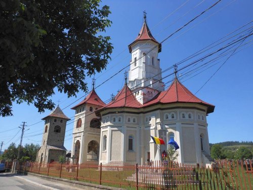 Biserica catargenilor dăinuie de un secol la Capu Codrului Poza 70121