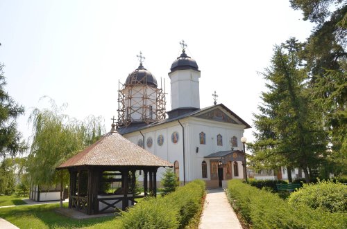 Jertfă și ascultare la Mănăstirea Țigănești Poza 70025