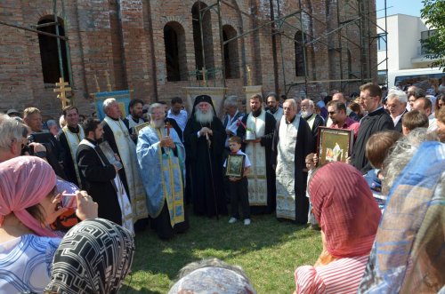 IPS Mitropolit Ioan, la hramul bisericii ucrainene  din Timişoara Poza 69919